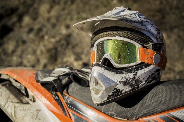 Atrás, atrás, atrás parte latín Trascendencia Cascos de motocross: partes y tipos de casco | Noticias AMV