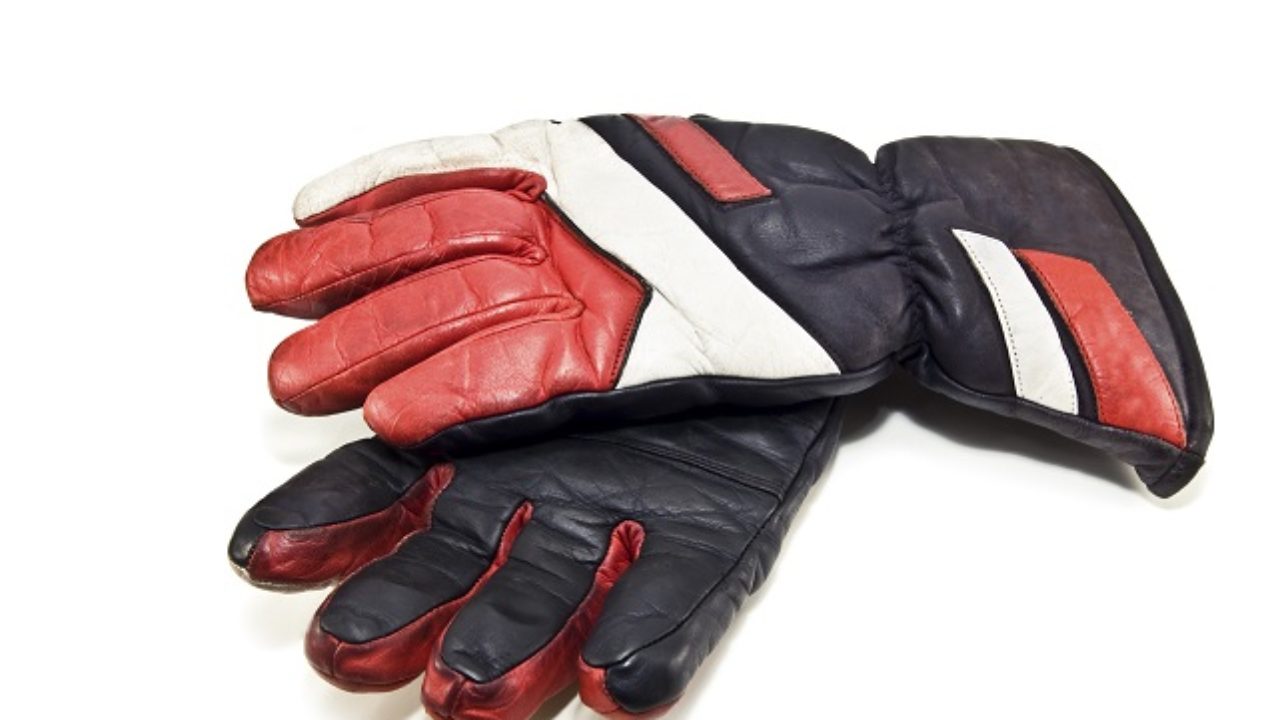 Cómo deben ser los guantes de moto de invierno? - Blog de motos noticias del sector