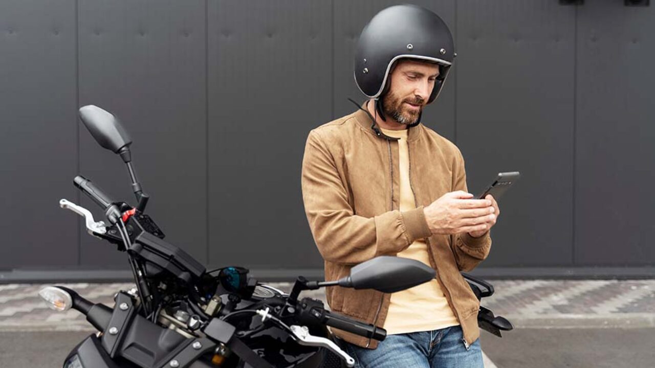 Mantén tu moto más segura con un localizador GPS - Desenfunda