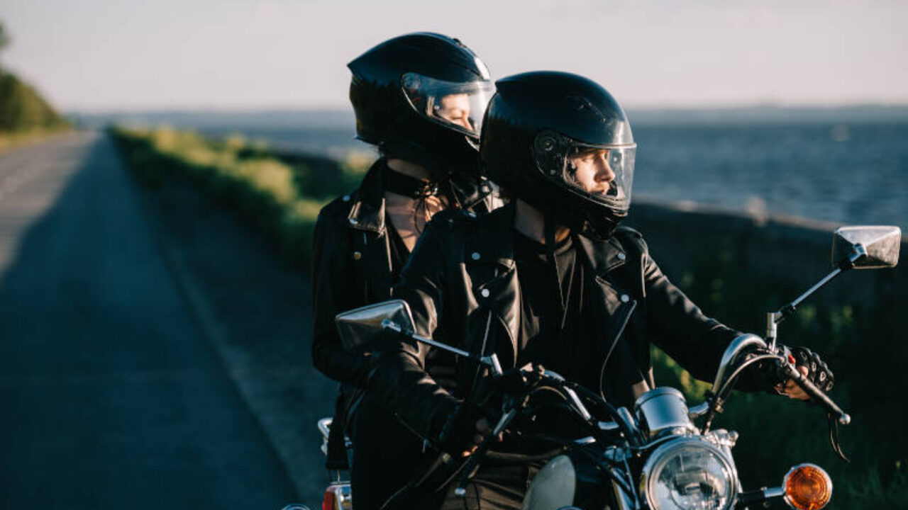 Guía de parabrisas de motocicleta: ¡todo lo que necesitas saber